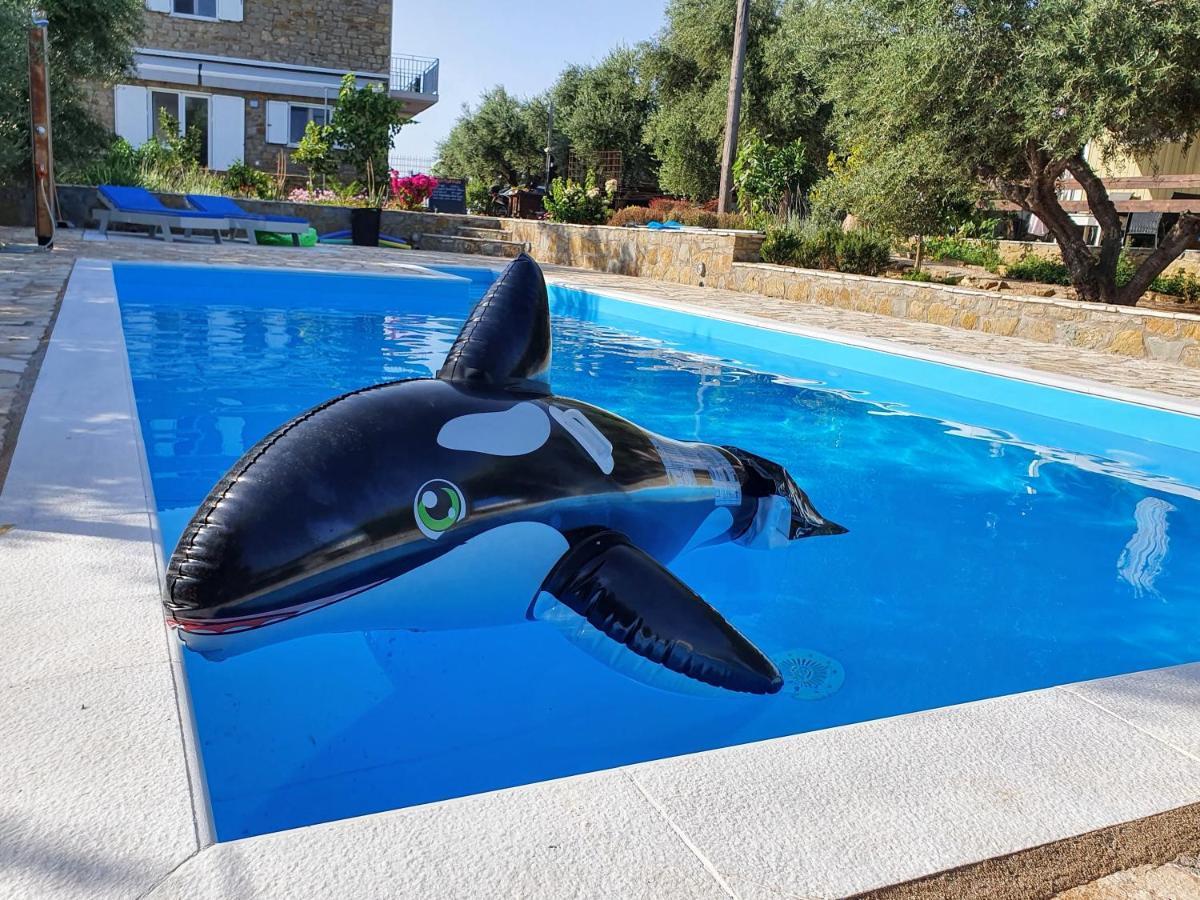 Hakuna Matata Holidays Wooden Lodge With Airco & Pool In Greek Olive Grove Methoni  Exterior photo