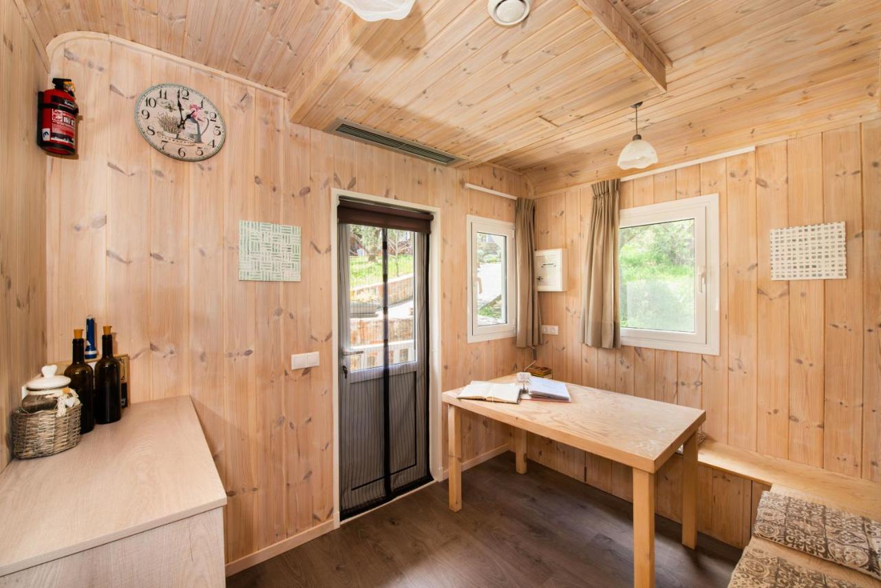 Hakuna Matata Holidays Wooden Lodge With Airco & Pool In Greek Olive Grove Methoni  Exterior photo