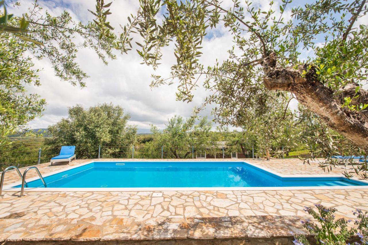 Hakuna Matata Holidays Wooden Lodge With Airco & Pool In Greek Olive Grove Methoni  Exterior photo