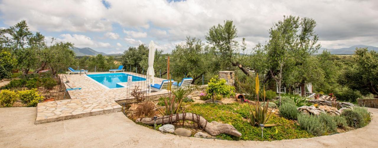 Hakuna Matata Holidays Wooden Lodge With Airco & Pool In Greek Olive Grove Methoni  Exterior photo